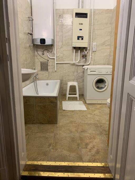 Central Location For One Person Budapest Exterior foto